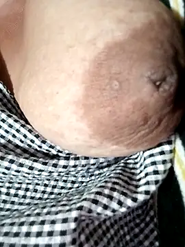 Hotmommax online show from 10/08/25, 05:24