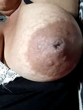 Hotmommax online show from 02/24/26, 08:21