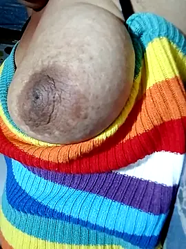 Hotmommax online show from 03/03/26, 08:16