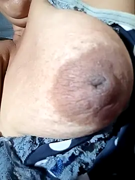 Hotmommax online show from 01/08/26, 07:31