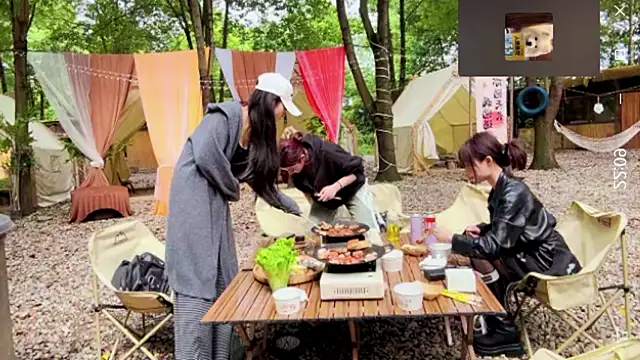 Snapshot of Comebaby-007 chatting on 10/21/25, 04:23 Comebaby-007 online show from 10/21/25, 04:23