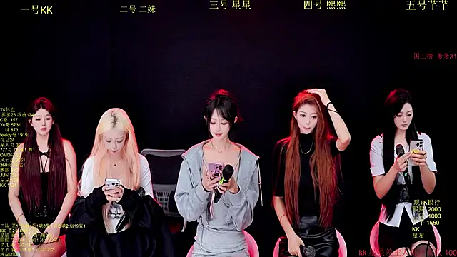 Snapshot of Comebaby-007 chatting on 10/24/25, 01:37 Comebaby-007 online show from 10/24/25, 01:37