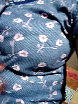 Snapshot of Hot__bhabhi_99 chatting on 10/11/25, 03:02 Hot bhabhi 99 online show from 10/11/25, 03:02