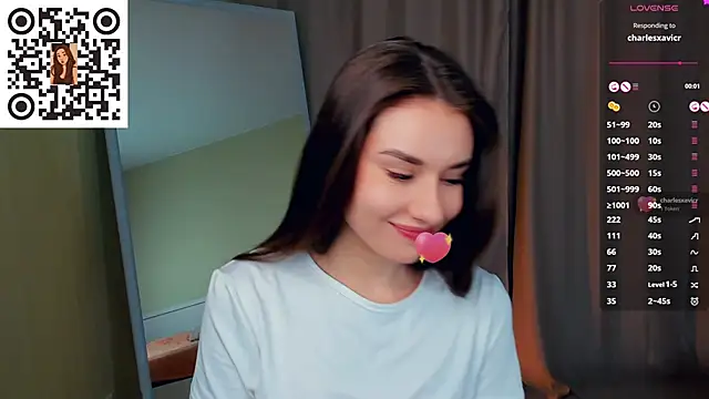 MinaRuzzo online show from 11/10/25, 05:23