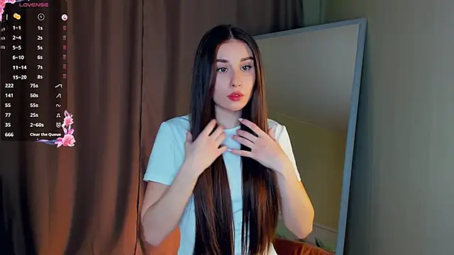 MinaRuzzo online show from 10/12/25, 05:20