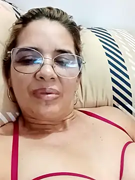 Snapshot of AdiniTA__Hot chatting on 10/08/25, 01:40 AdiniTA Hot online show from 10/08/25, 01:40