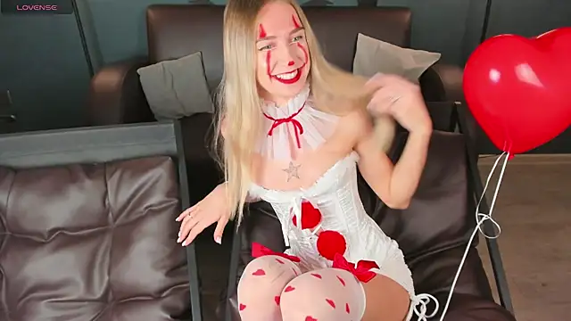 SerenaCrystall online show from 10/27/25, 03:29