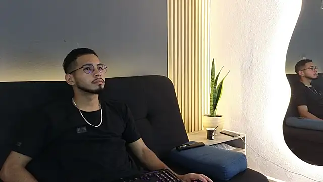Jaybrown  1 online show from 10/07/25, 04:35