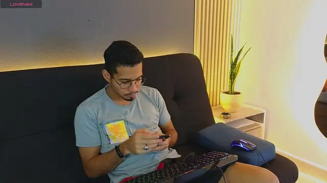 Jaybrown  1 online show from 10/19/25, 03:53