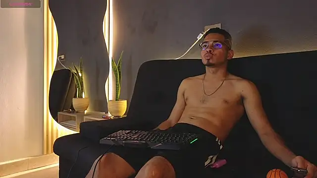 Jaybrown  1 online show from 11/08/25, 03:21