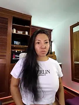 Talia  velvet online show from 02/04/26, 12:44