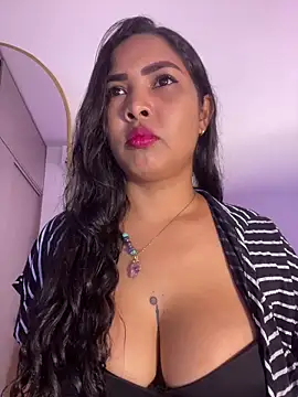 EmilyZuits online show from 11/19/25, 09:26