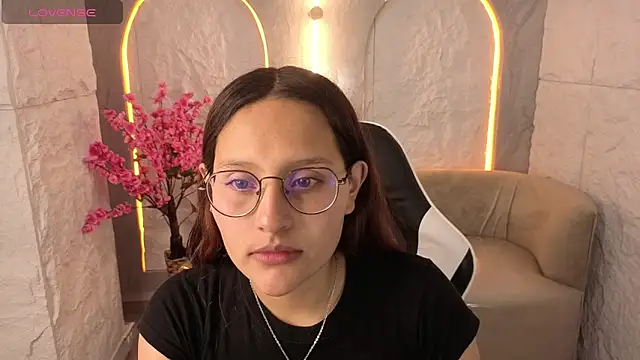 Snapshot of Nyx_Tamy_Tx_ chatting on 10/20/25, 01:00 Nyx Tamy Tx online show from 10/20/25, 01:00