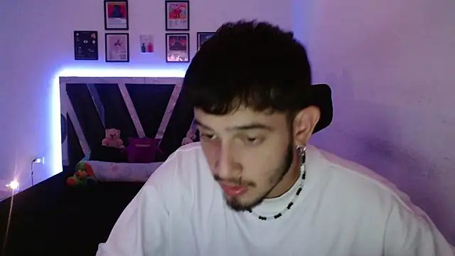 Sebasxxl12 online show from 12/18/25, 05:56