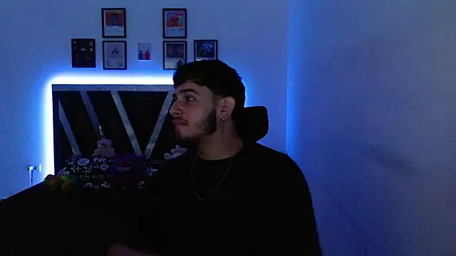 Sebasxxl12 online show from 10/17/25, 01:13