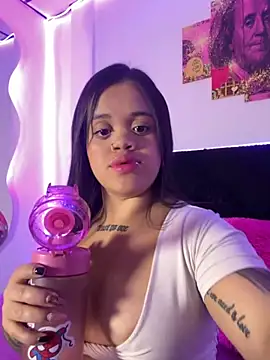 Snapshot of Sussyroxxx chatting on 10/17/25, 10:33 Sussyroxxx online show from 10/17/25, 10:33