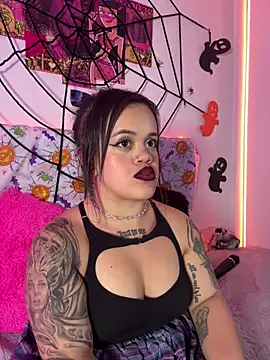 Snapshot of Sussyroxxx chatting on 10/24/25, 08:24 Sussyroxxx online show from 10/24/25, 08:24