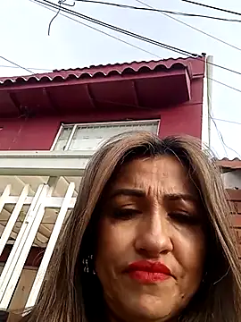 chloe  Jones  online show from 11/10/25, 12:21