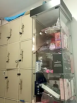 chloe  Jones  online show from 11/12/25, 12:42