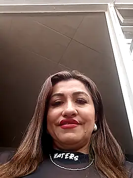 chloe  Jones  online show from 10/21/25, 07:02