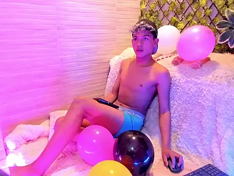 Snapshot of Sammy_Millers chatting on 12/22/25, 08:31 Sammy Millers online show from 12/22/25, 08:31