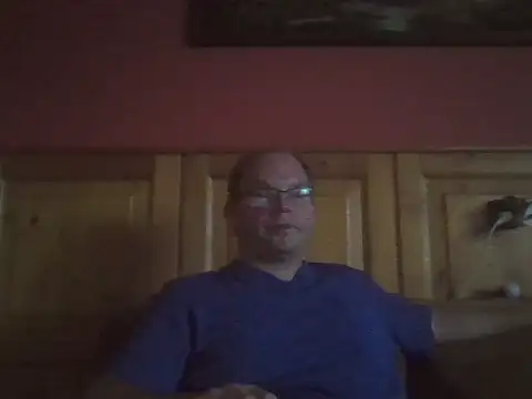 Snapshot of Rado2812 chatting on 09/30/25, 03:29 Rado2812 online show from 09/30/25, 03:29
