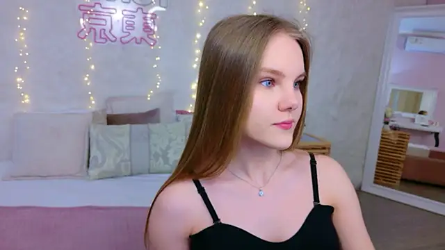 Lili Lohan online show from 04/19/26, 05:08