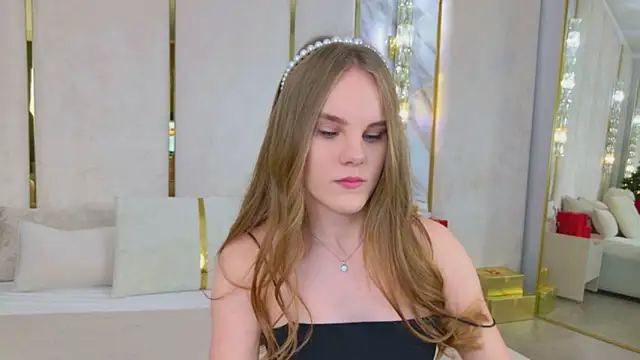 Lili Lohan online show from 12/19/25, 05:15