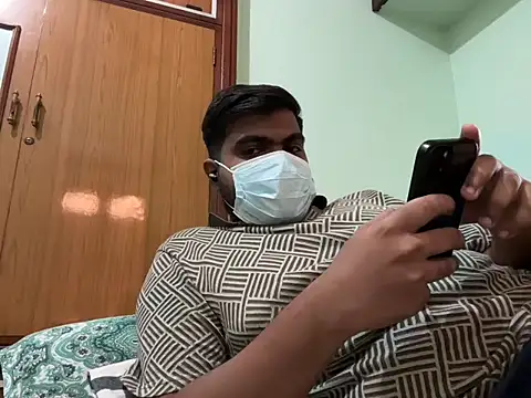 Romeo Sam2 online show from 09/30/25, 07:03