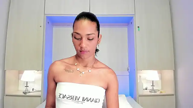 AnahiCollins online show from 06/26/26, 12:00