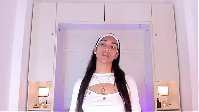 AnahiCollins online show from 10/13/25, 11:34