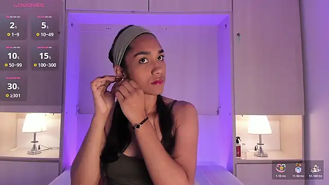 AnahiCollins online show from 11/10/25, 11:37