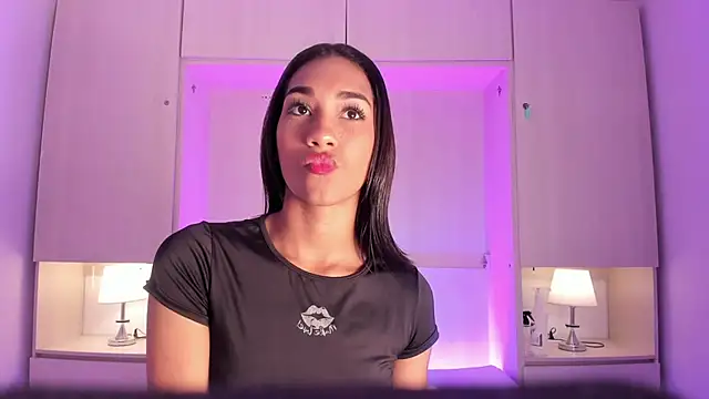 AnahiCollins online show from 05/06/26, 11:58