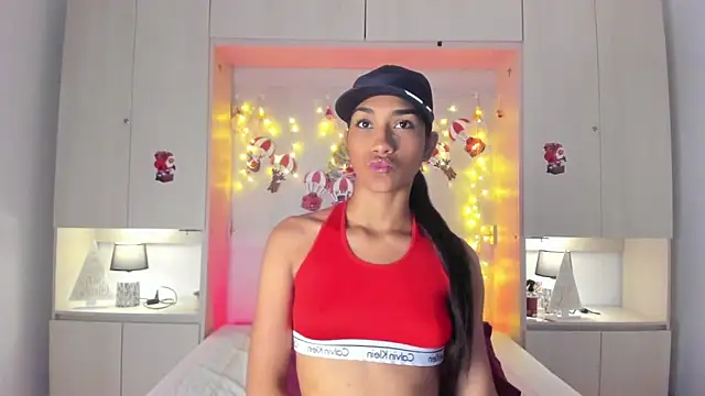 AnahiCollins online show from 12/16/25, 07:40