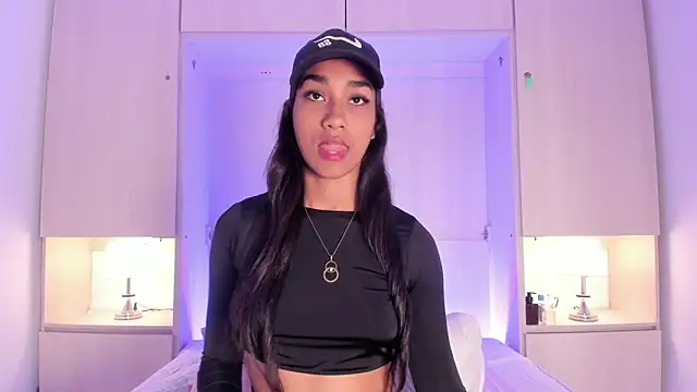 AnahiCollins online show from 10/30/25, 11:41