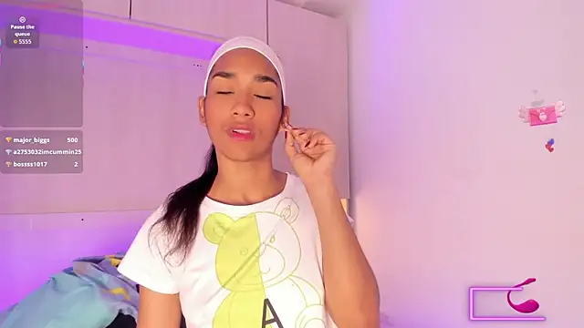 AnahiCollins online show from 11/26/25, 11:43