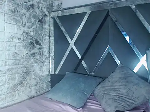 Mila Leon online show from 10/09/25, 04:35