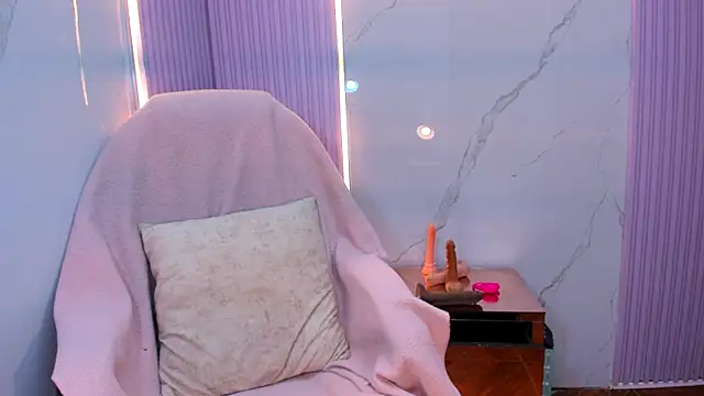 Mila Leon online show from 06/03/26, 04:35