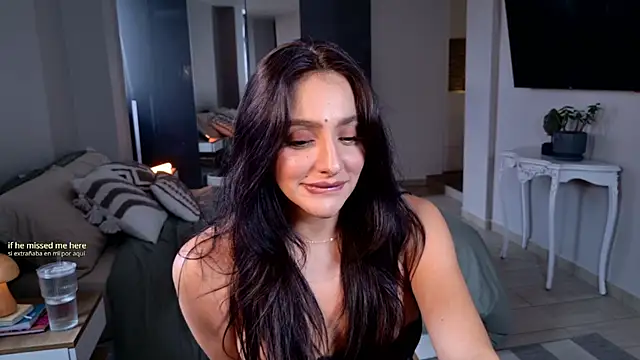 Snapshot of Milana_De chatting on 03/17/26, 10:02 Milana De online show from 03/17/26, 10:02