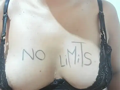 Valentinahot7 online show from 01/16/26, 04:44