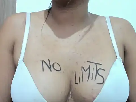 Valentinahot7 online show from 10/02/25, 07:06