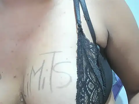 Valentinahot7 online show from 05/09/26, 01:58