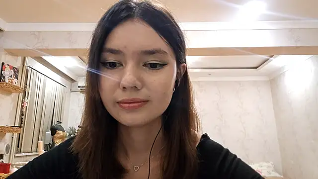Snapshot of ImogeneMalinconico chatting on 10/21/25, 06:18 ImogeneMalinconico online show from 10/21/25, 06:18