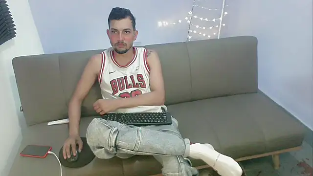 Bulls 23  online show from 10/16/25, 12:02