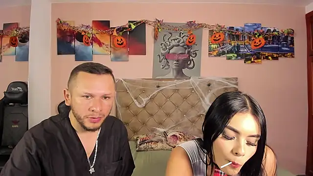 Snapshot of scarlett_vex chatting on 10/31/25, 10:16 scarlett vex online show from 10/31/25, 10:16