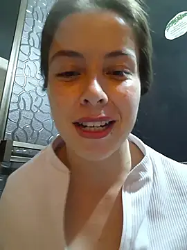 Snapshot of EmmaValencia_ chatting on 06/25/26, 09:53 EmmaValencia online show from 06/25/26, 09:53