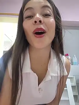Snapshot of EmmaValencia_ chatting on 06/12/26, 09:34 EmmaValencia online show from 06/12/26, 09:34