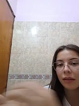 EmmaValencia  online show from 04/28/26, 07:40