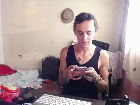 monroedelrey online show from 10/24/25, 04:50