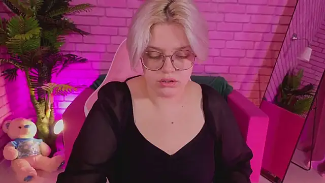 DominiqueSweetie online show from 12/14/25, 08:42